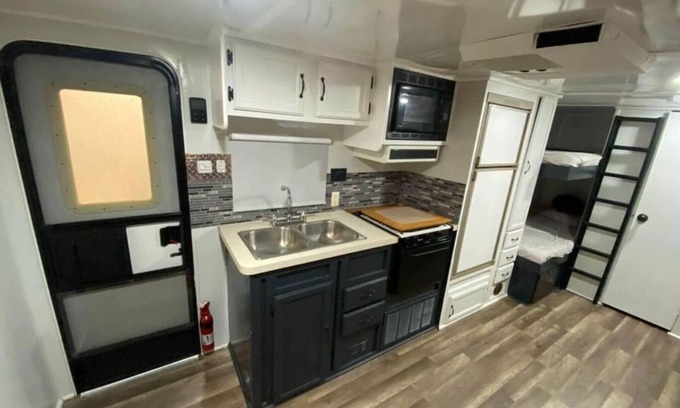 Dover Maison | Wildwood Camper De Sleeps 5