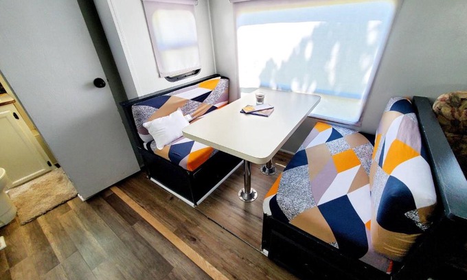Dover Maison | Wildwood Camper De Sleeps 6-7,