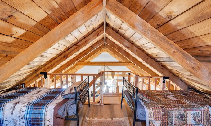 Oxford Cabine | Wildwood Charming Cabin Near Oxford and Sardis Lake!
