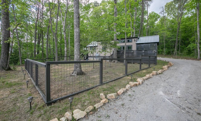 Tracy City Cabine | Wildwood Den at The Retreat at Water's Edge