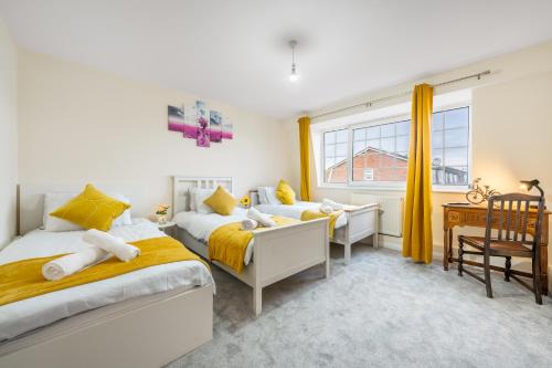 Custom House Maison | Wilkinsons Home-Free parking, Perfect For Contractors & Weekend getaways, Near London City Airport & Excel