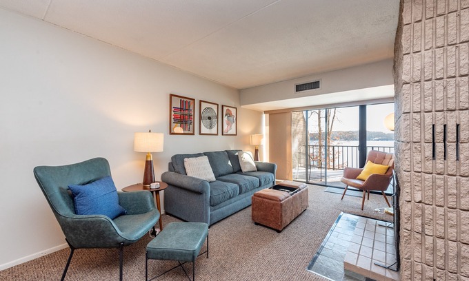 Thayerville Copropriété | Will O' The Wisp 208B: Lakefront One Bedroom Condo with 2 Patios!