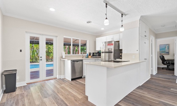 Wilton Manors Maison | Will's Off Wilton Drive Pool Villa by Opus