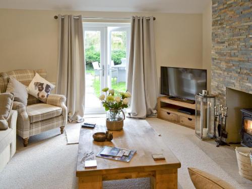 Potter Brompton Maison | Willow Tree Cottage