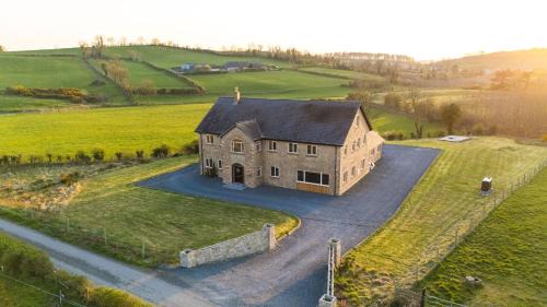 Monaghan Maison | Willow Valley