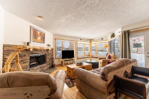Lakeside Village Appartement | Willows #1704 by Summit County Mountain Retreats