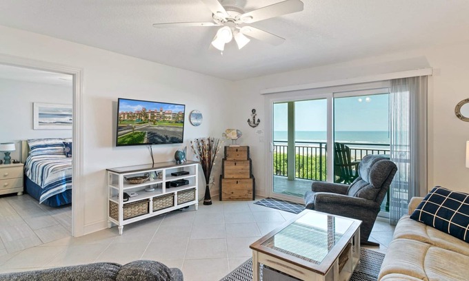 Crescent Beach Appartement | Windjammer 209 - 2 Bedroom Oceanfront Getaway