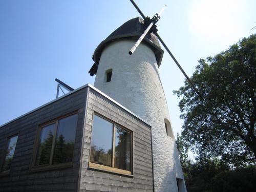 Horebeke Maison | Windmill in Horebeke with Panoramic Views