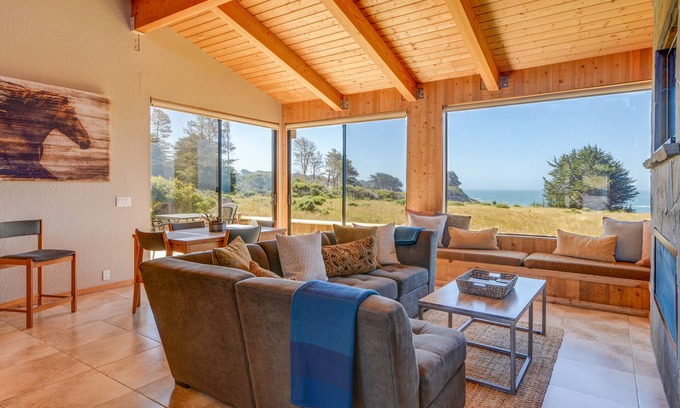 Sea Ranch Maison | Windsong ... Vues sur l'océan depuis TOUTES les chambres, histoire unique et bain à remous privé