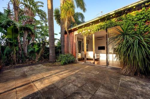 Windsor Maison | Windsor Nightlife Retreat