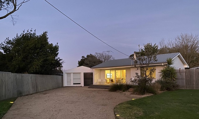 Balnarring Maison | Wine, beach, space and sunsets
