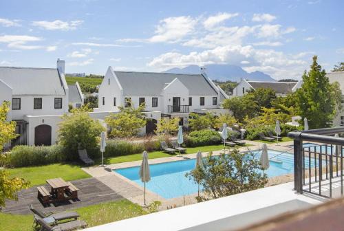 Stellenbosch Cabine | Winelands Golf Lodges 17