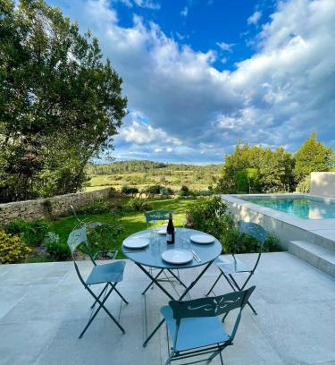 La Caunette Maison | Winemakers Cottage With Vineyard & Mountain Views
