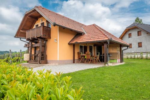 Bostanj Maison | Wineyard getaway house