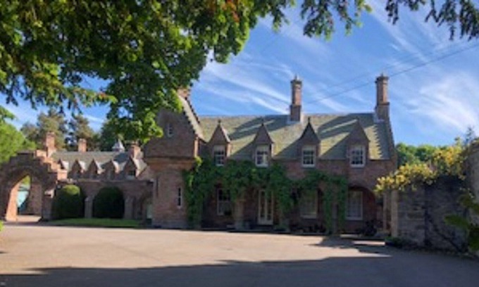 Aberlady Appartement | Aile du château historique de Luffness. Une chambre lits jumeaux et une chambre simple