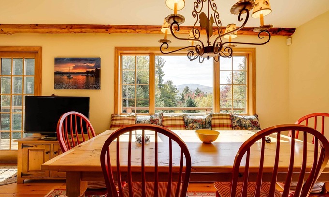 Winhall Maison | Winhall Home w/ Deck + Views, 6 Mi to Ski Slopes!