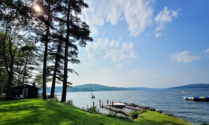 Laconia Cabine | Winnipesaukee Lakefront Cabin w/ Private Dock Slip