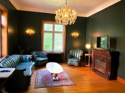 Sherbrooke Appartement | Winston Churchill - le charme Tudor au cœur de Sherbrooke