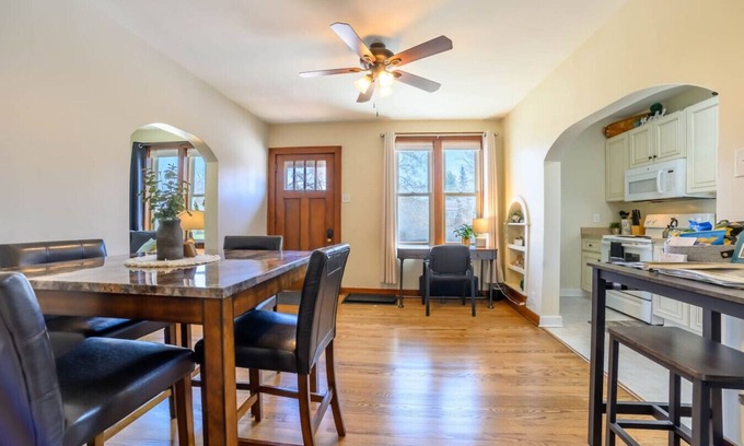 Alpena Maison | Full Kitchen|Location|Family Friendly