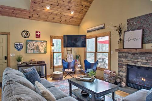 Chestnut Springs Maison | Wintergreen Resort Cabin Near the Slopes!