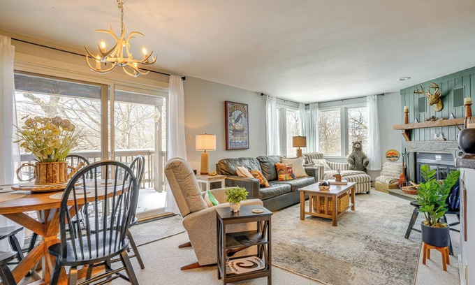 Nellysford Copropriété | Wintergreen Resort Condo: Deck & Golf Course Views