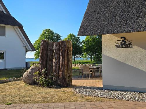 Am Salzhaff Maison | Wippezogel - Ferienhaus mit Sauna, Kamin und Meerblick