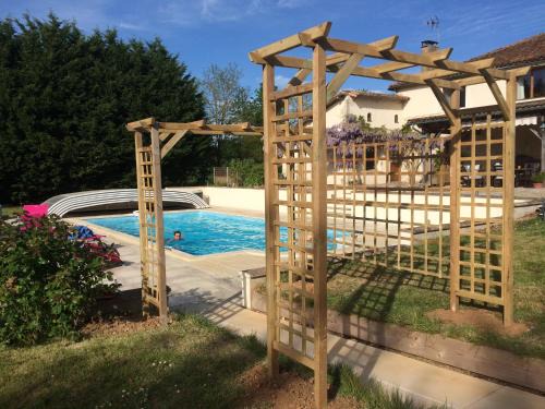Genouille Maison | Wisteria & Jasmine