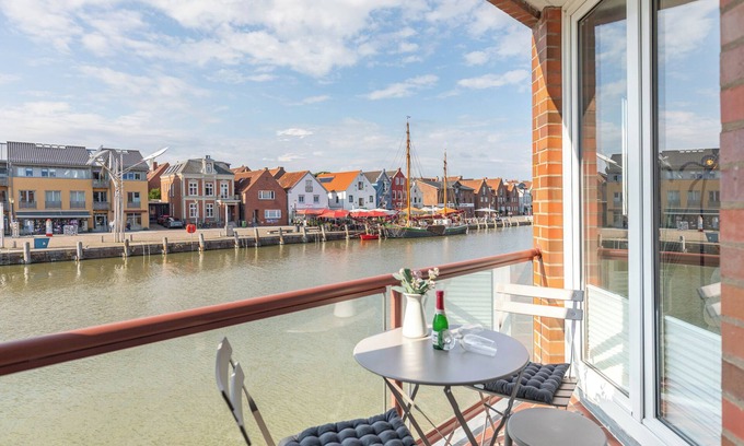 Zentrum Appartement | With a view of the Husum inland harbor, this stylishly furnished vacation apartment offers