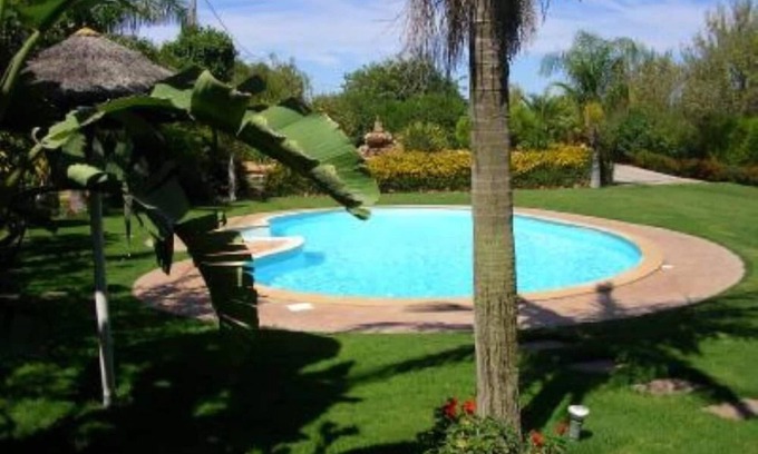 Albufeira Appartement | With pool, garden, barbecue and lake
