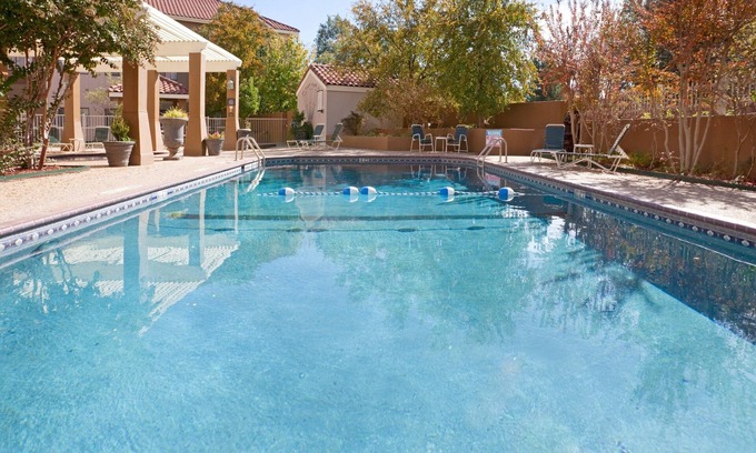Tech Terrace Copropriété | With Pool + Hot tub | Breakfast & Evening Social