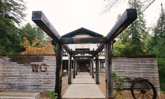 Wakefield Lit Et Petit-Déjeuner | Within the village of Wakefield, nestled among six acres of forest and ponds.