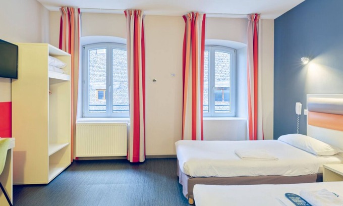 Contades Hôtel | Within Walking Distance to Museum Œuvre Notre-Dame! Pets Allowed!