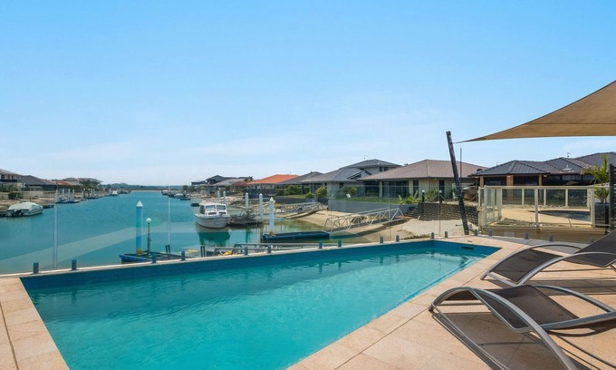 Yamba Maison | WITONGA WATERS - GRANDE MAISON EN BORD D'EAU