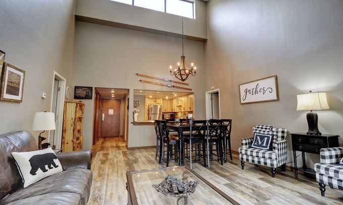 Copper Mountain Village Copropriété | WL406: Large, Welcoming Condo with Incredible Views and Hot Tub! New Listing!