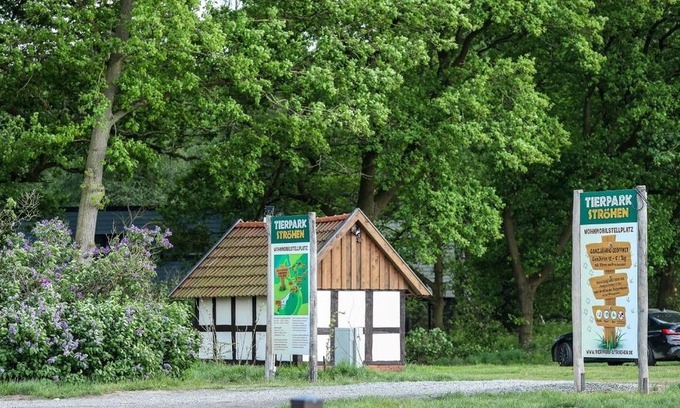 Strohen Autre | Wohnmobilstellplatz im Tierpark
