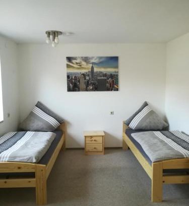 Hahnbach Maison | Wohnung-Haus für Arbeiter und Monteure bis 11 Personen Amberg