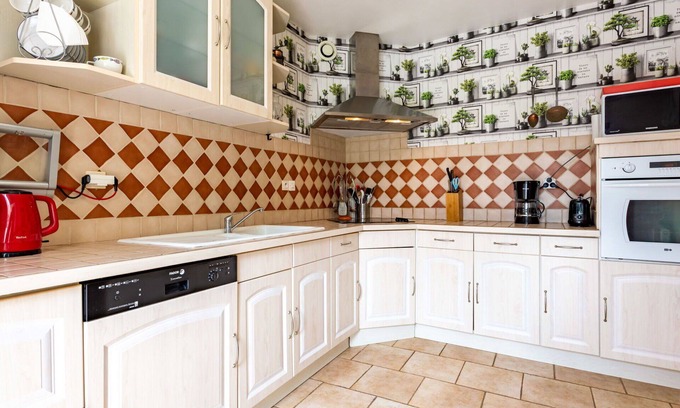 Bolleville Maison | Wonderful private villa for 6 guests with WIFI, TV, terrace, pets allowed and parking