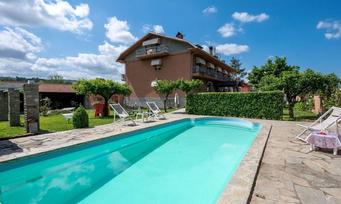 Castagnole delle Lanze Maison | Belle maison de vacances pour 4 personnes avec piscine, WIFI, TV, terrasse et vue panoramique