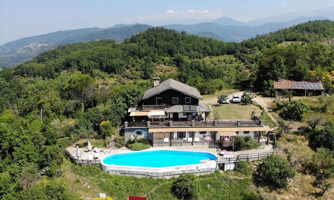Fivizzano Maison | merveilleux chalets dans la nature intacte du nord de la Toscane, piscine privée & SPA