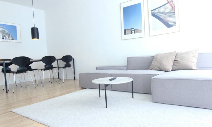 Frederiksberg C Appartement | Wonderful 2-bed in Frederiksberg C