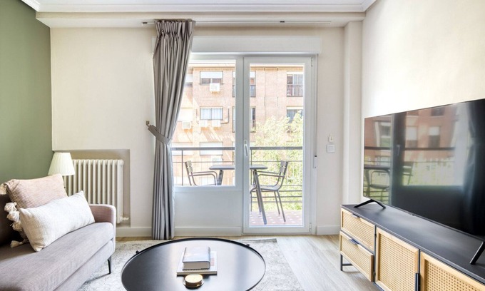 Hispanoamerica Appartement | Wonderful Bernabéu 2BR, in the heart of Madrid, by Blueground