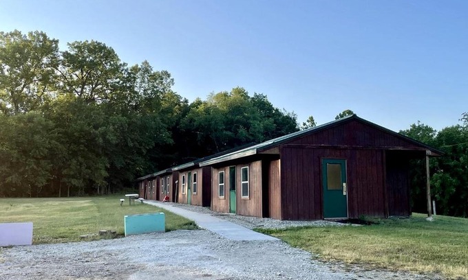 Moscow Maison | Wonderful Cabin that Sleeps 12 near the Cedar River in Letts, Iowa
