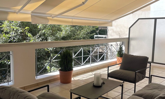Larissa Appartement | Wonderful central apartment with private parking space.