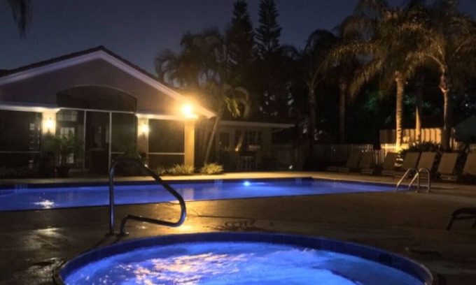 West Palm Beach Appartement | Wonderful condo close to outlets and city place!