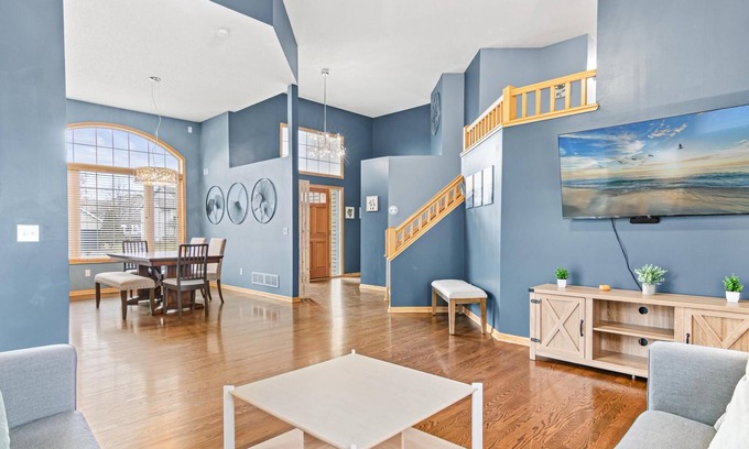 Rosemount Maison | Wonderful home in prime Rosemount location.