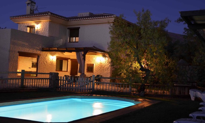 Chite Maison | MAGNIFIQUE MAISON AVEC PISCINE PRIVÉE D'EAU SALADA