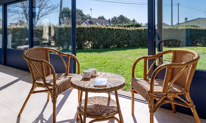 Saint-Germain-sur-Ay Maison | Belle maison de vacances privée pour 4 personnes avec WIFI, TV, terrasse et animaux admis