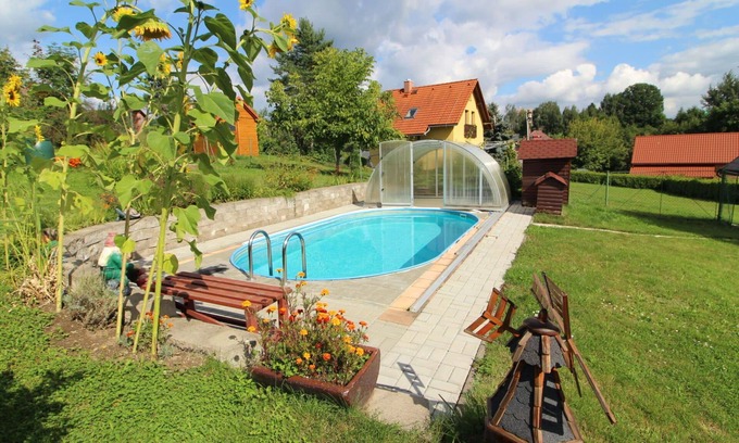 Zasada Maison | Magnifique maison de vacances privée pour 5 personnes avec WIFI, piscine, TV et terrasse