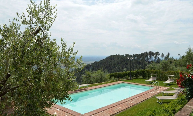 Cascine-La Croce Villa | Maison de vacances privée avec WIFI, climatisation, piscine privée, TV, terrasse, près de Lucques