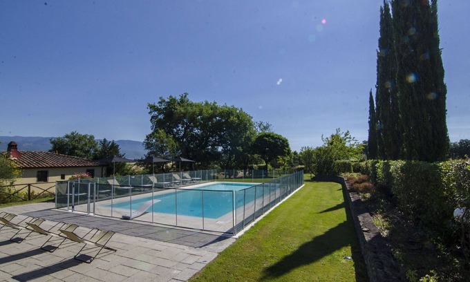Terranuova Bracciolini Villa | Maison de vacances privée avec bain à remous, WIFI, climatisation, piscine privée, TV